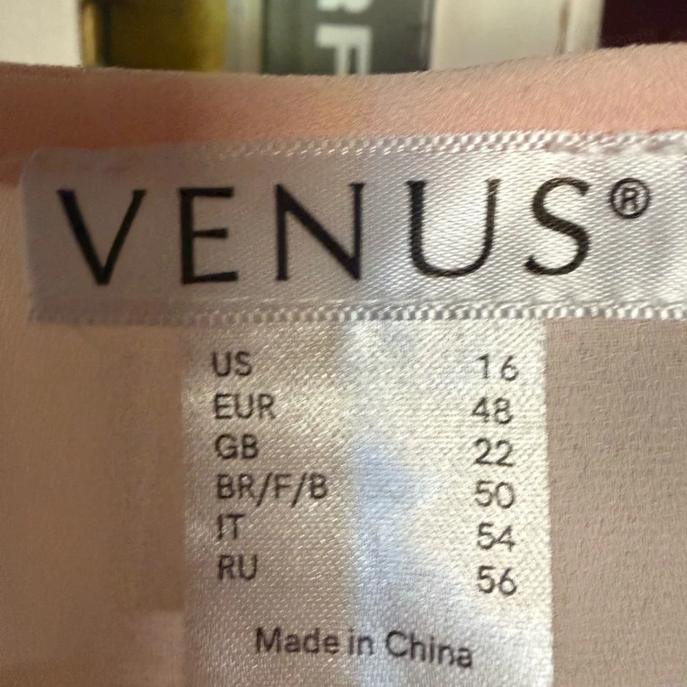 Venus Women's Peach Ruffle Top Brand New - Picture 7 of 8